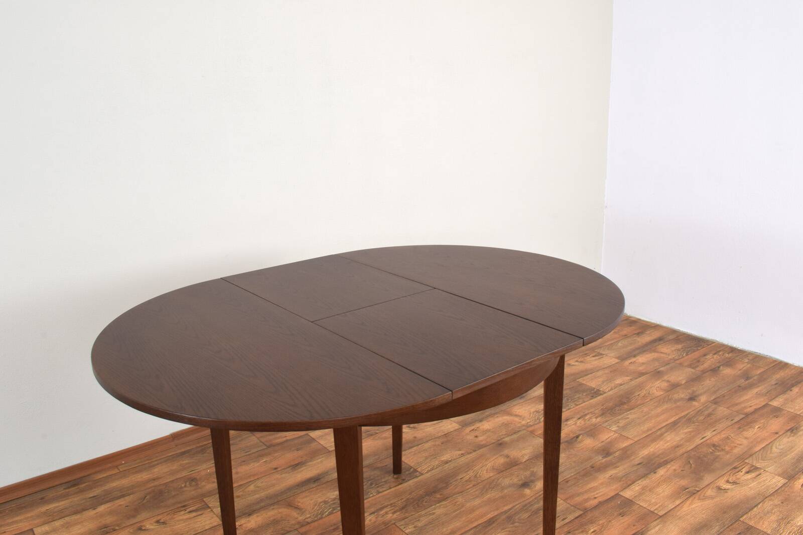 Table à manger extensible en chêne polonais du milieu du siècle, années 1960.
