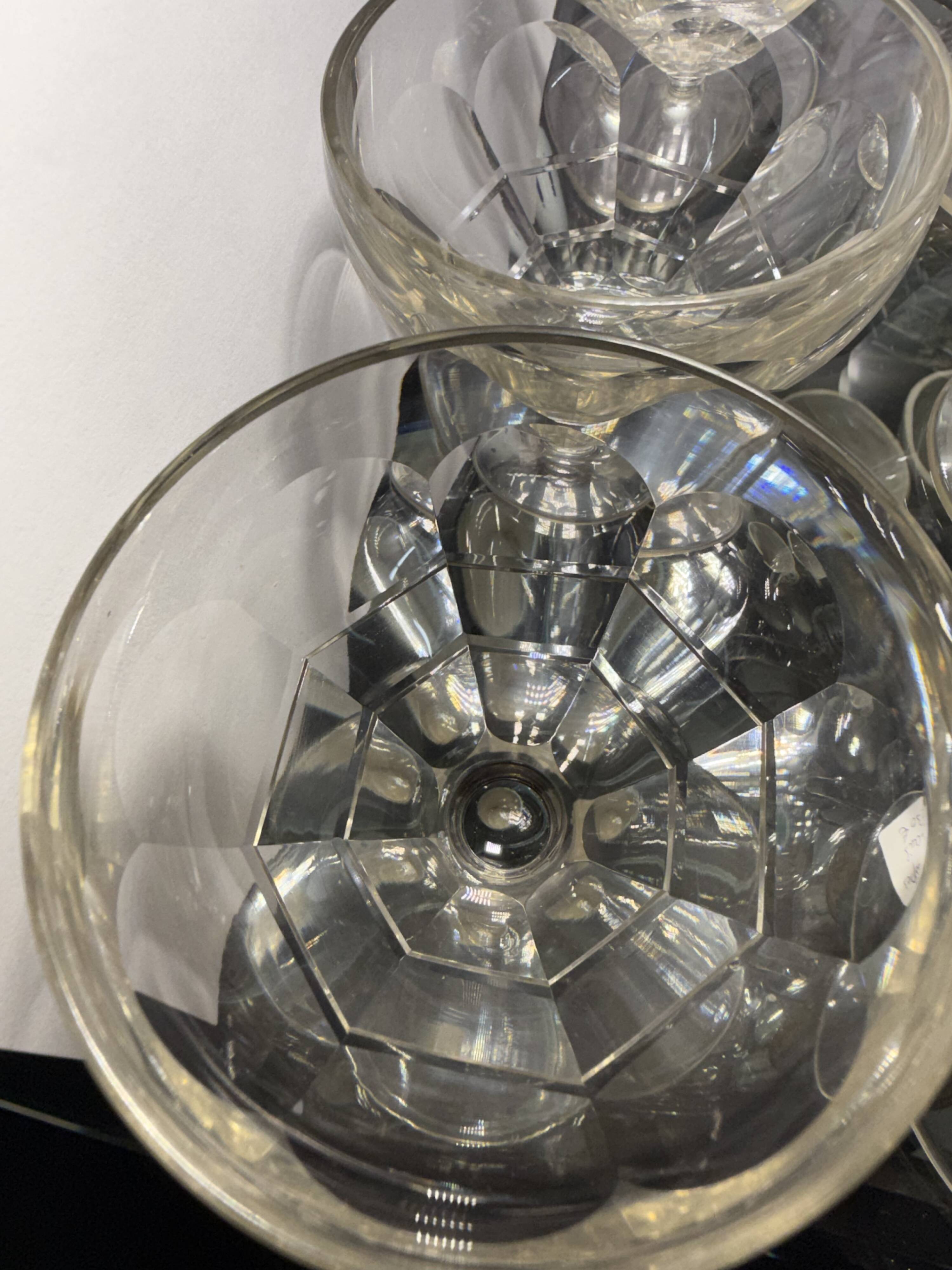 10 champagne glasses in St Louis