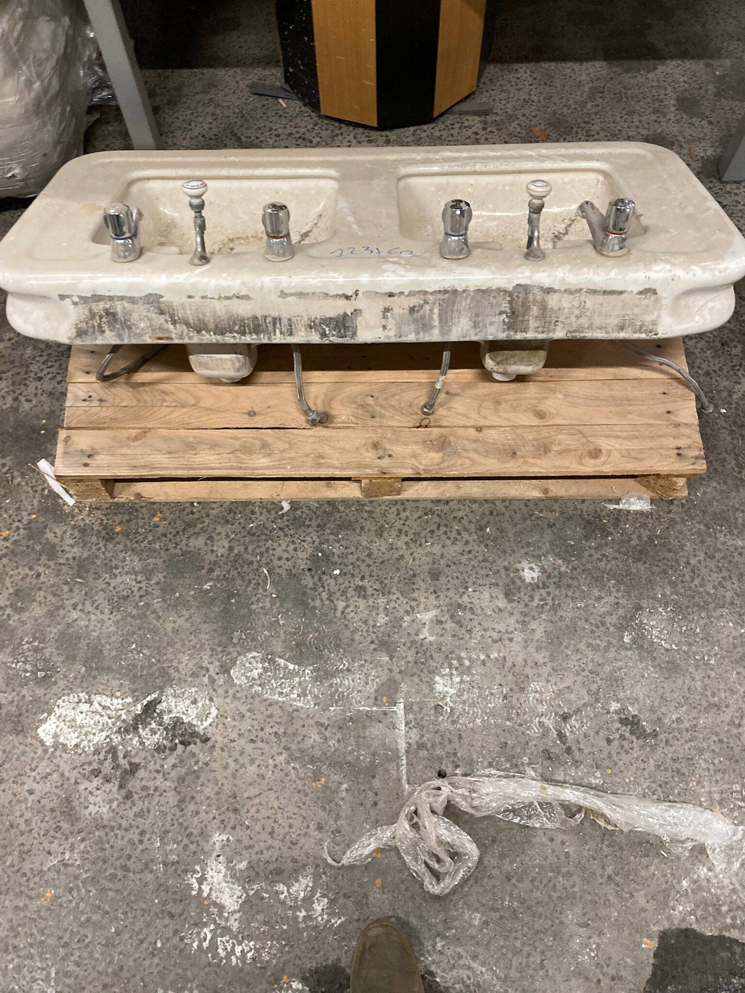 Antique double sink 120 x 60