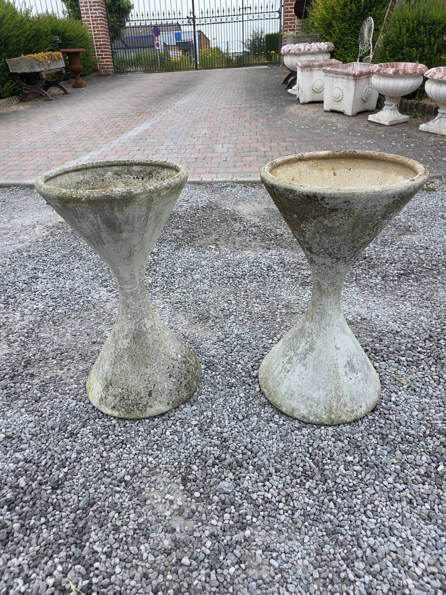Pair of diabolos in eternit by Willy Guhl and Anton Bee – 1960