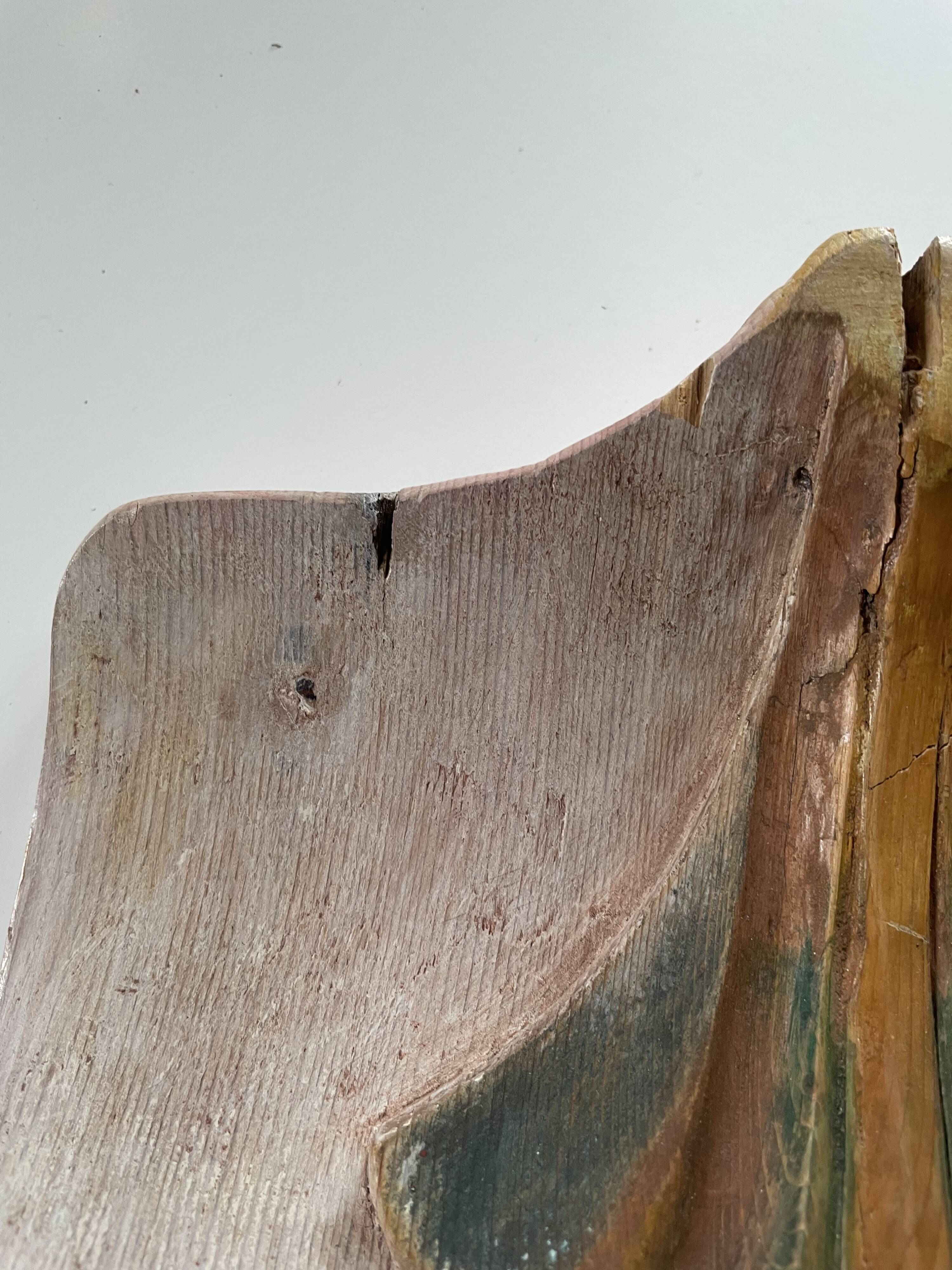 Panneau ancien en bois sculpté au décor de feuillage