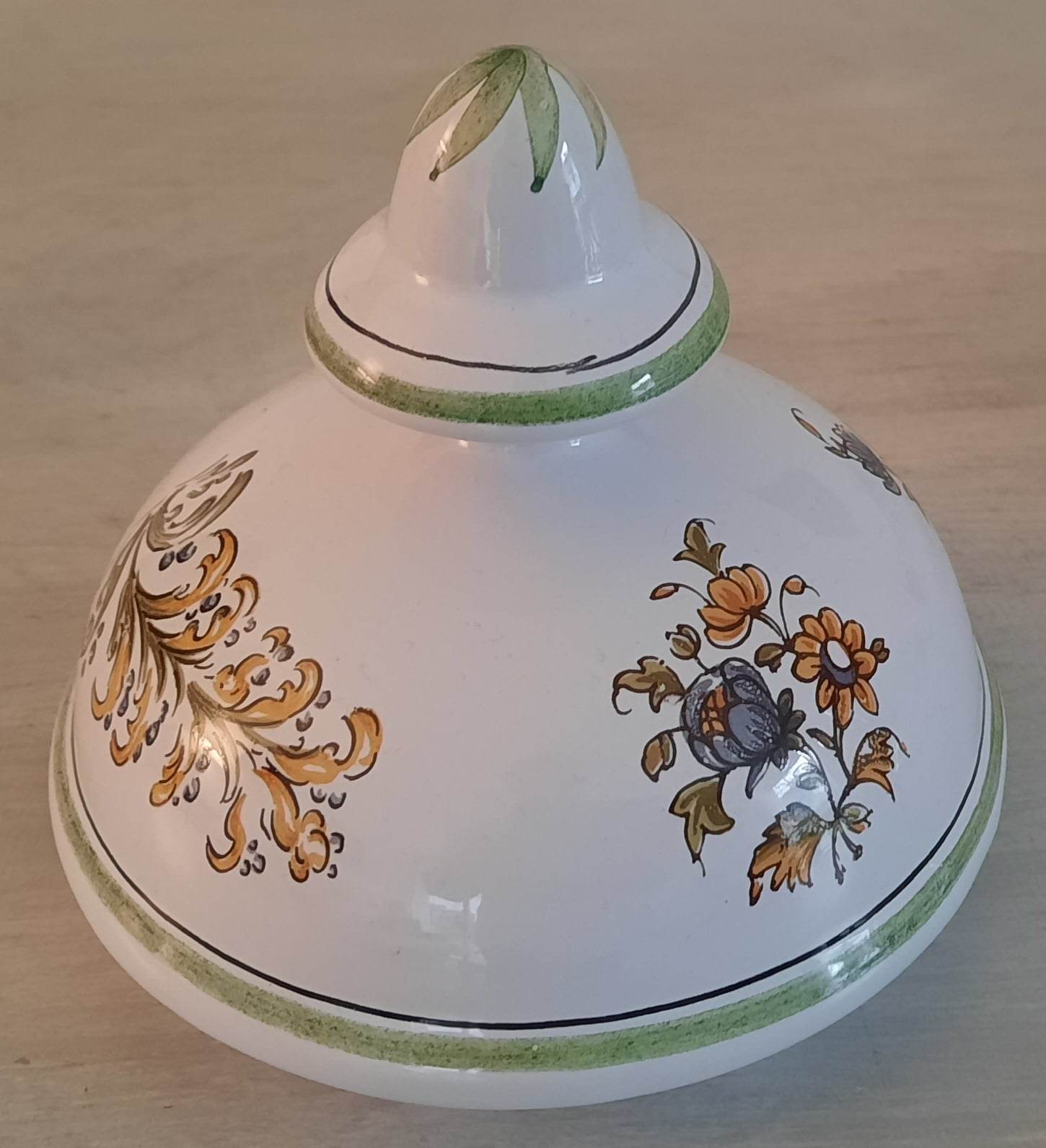 Apothecary pot "equisetum" in faience of moustiers