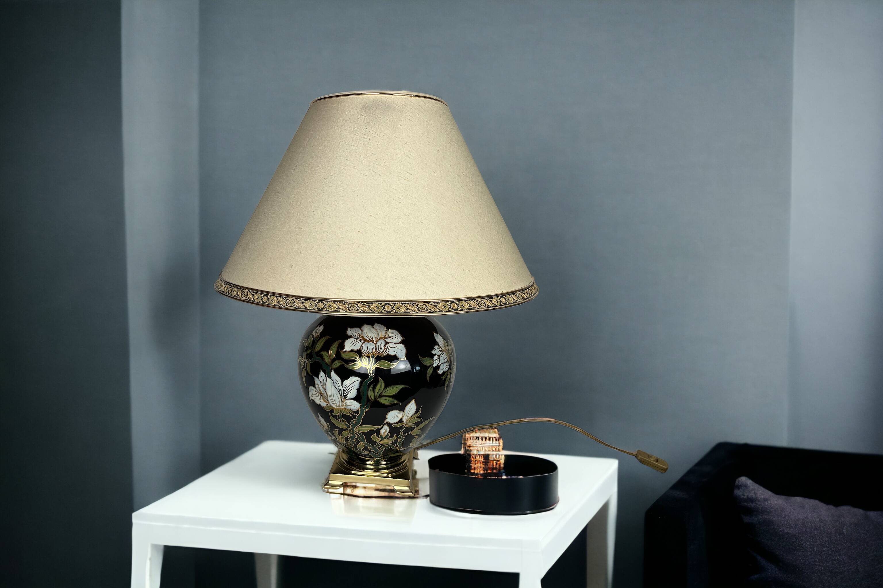 Important English porcelain lamp signed Drimmer 1989