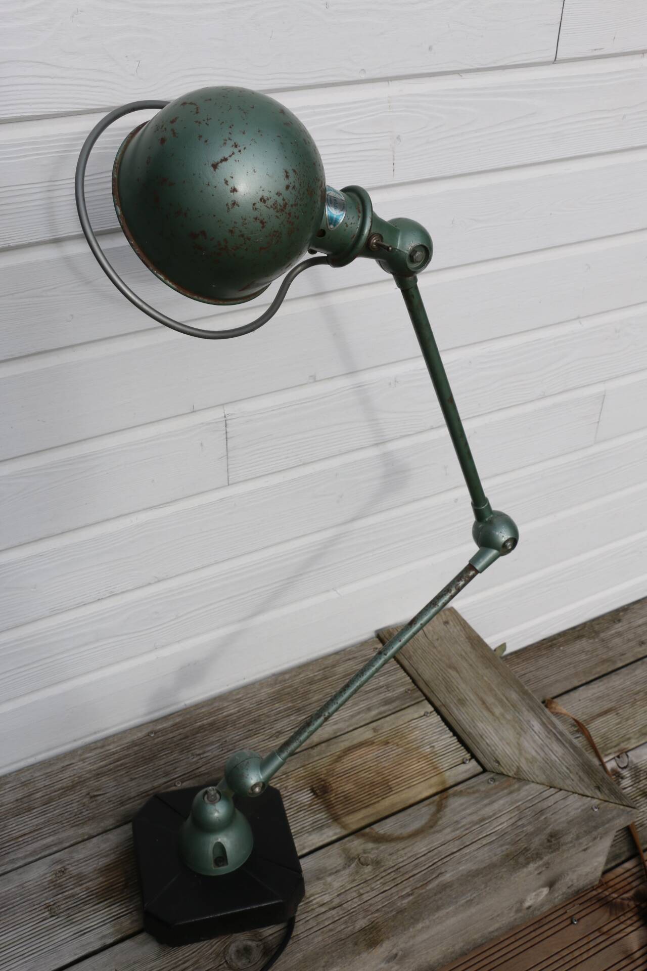 JIELDE 2-arm green lamp, 1960s square foot