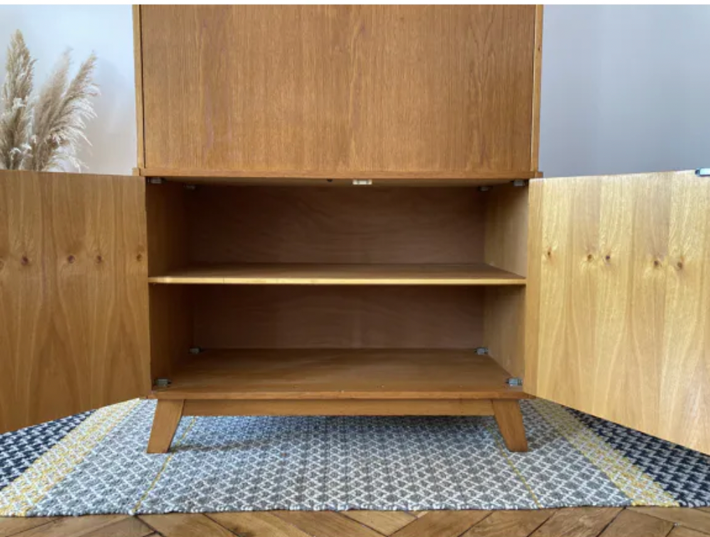 Secretary compass feet