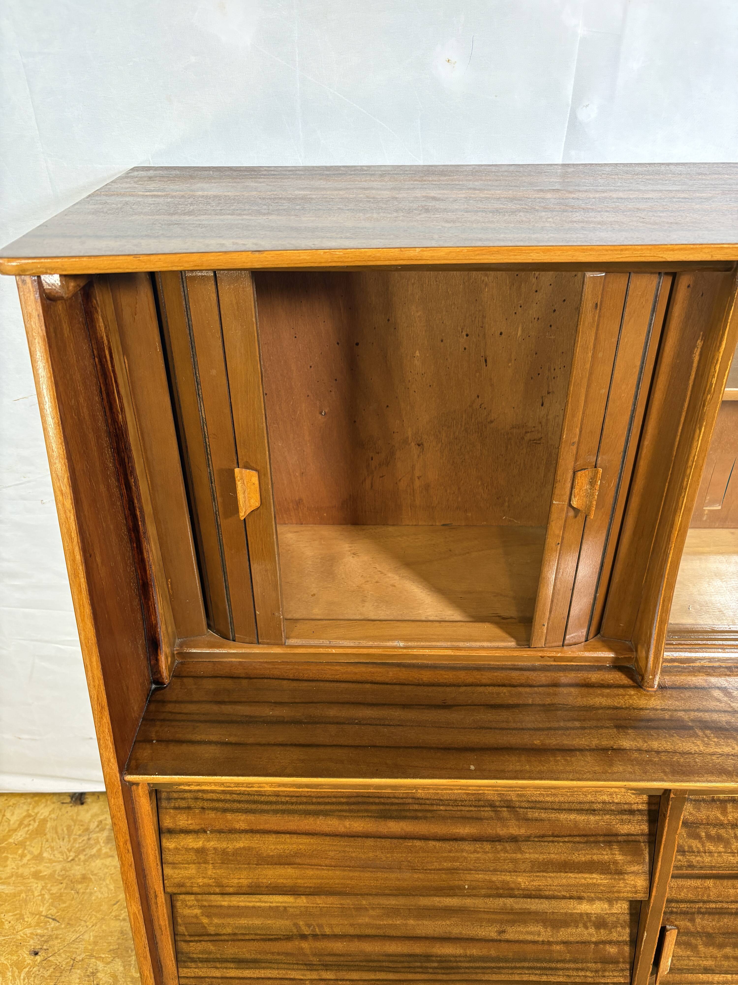 Mid Century Retro Vintage Walnut Sideboard / Drinks Cabinet by F.D. Welters
