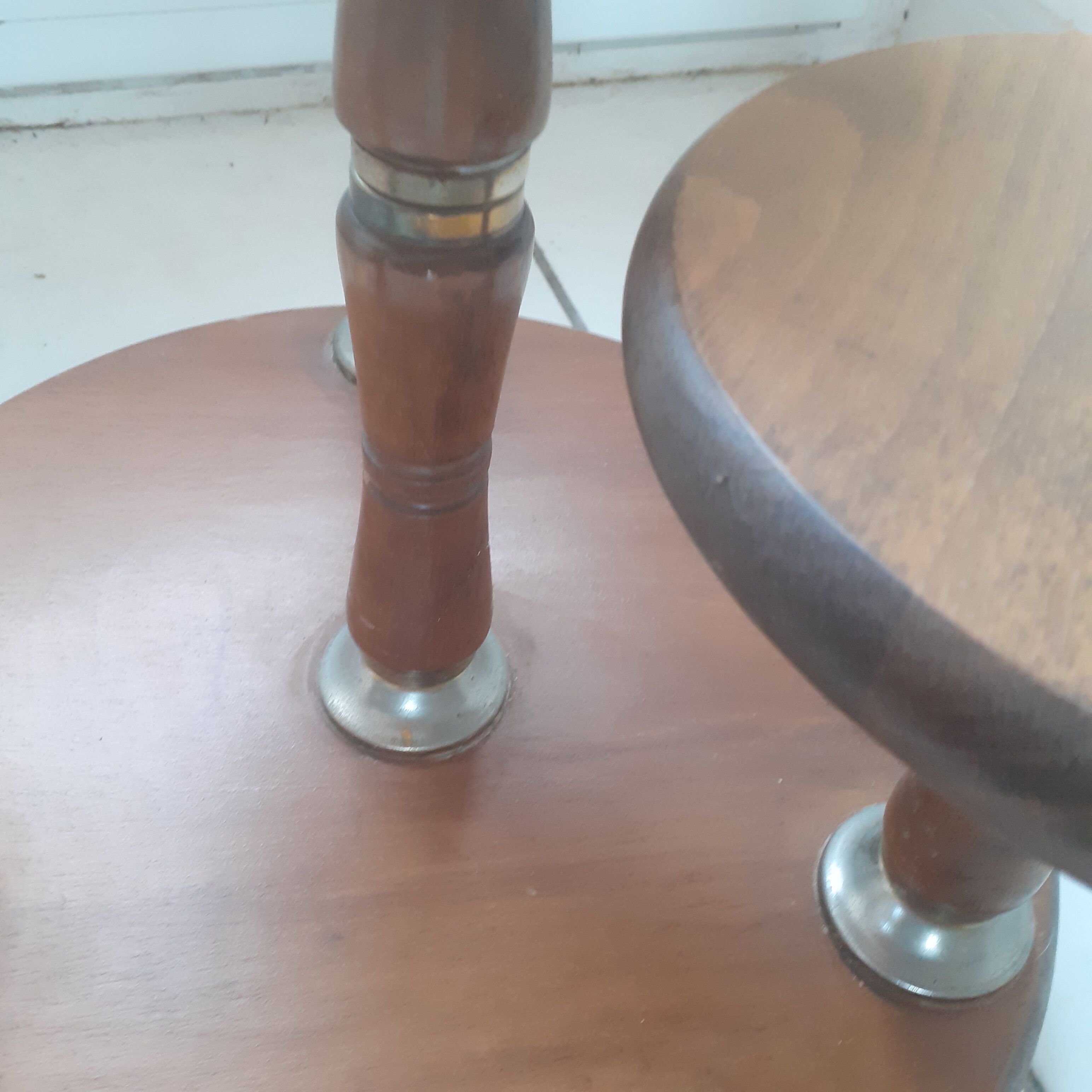 Solid wood plant holder