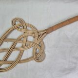 Tapette à tapis, tape tapis en rotin tressé