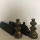 Paire de chenets, accessoires de cheminée
