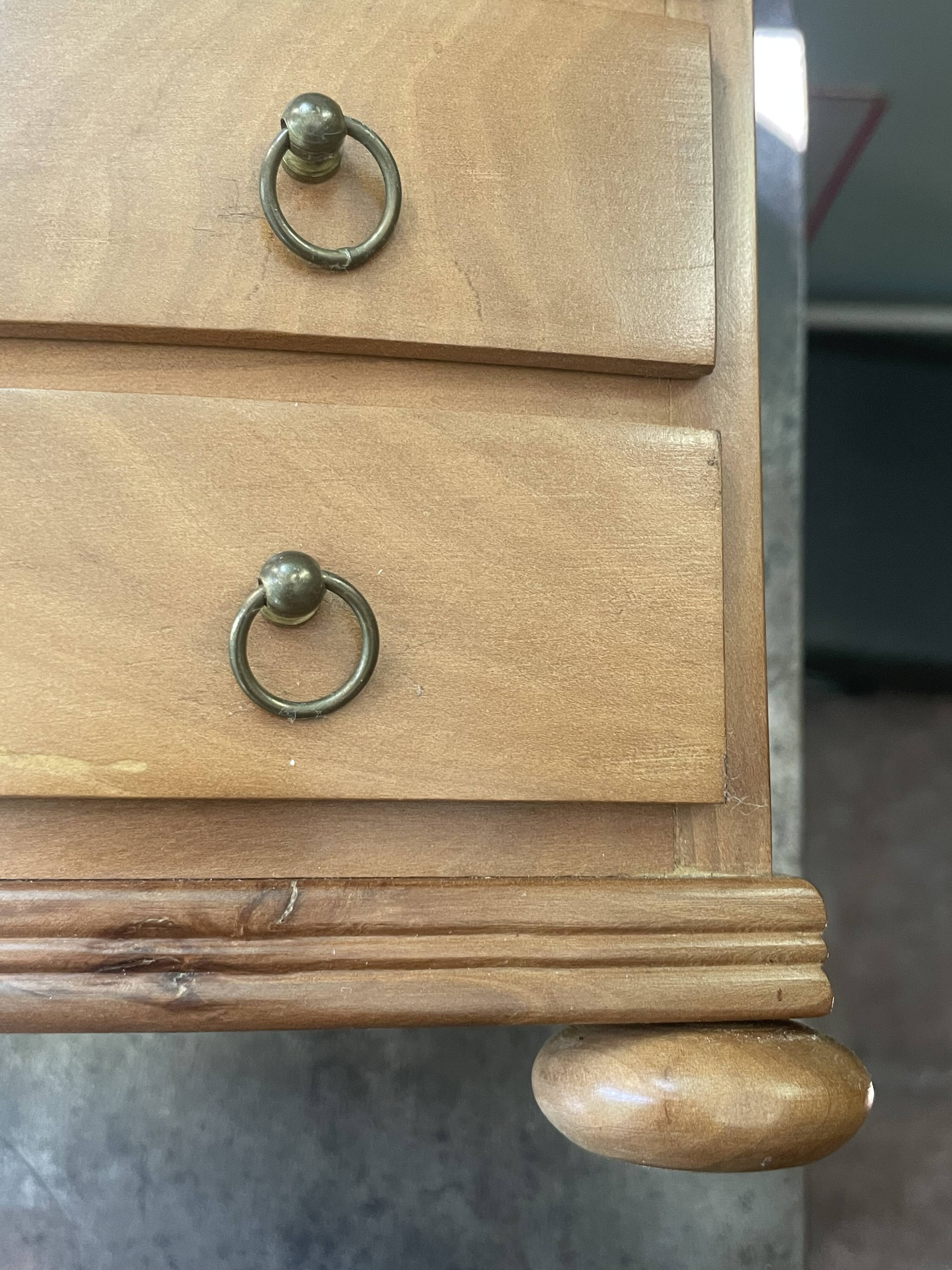 Doll's chest of drawers in blond wood with brass handles
