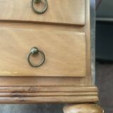 Commode de poupée en bois blond poignées en laiton