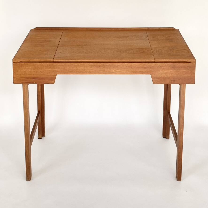 Vintage desk dressing table