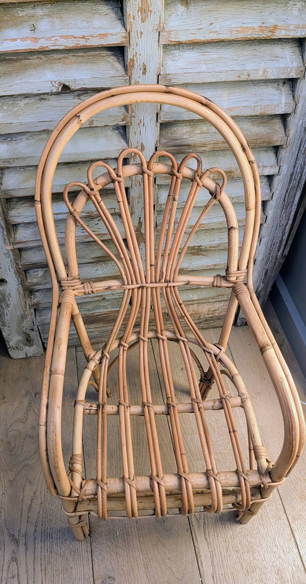 CHILDREN'S CHAIR IN RATTAN