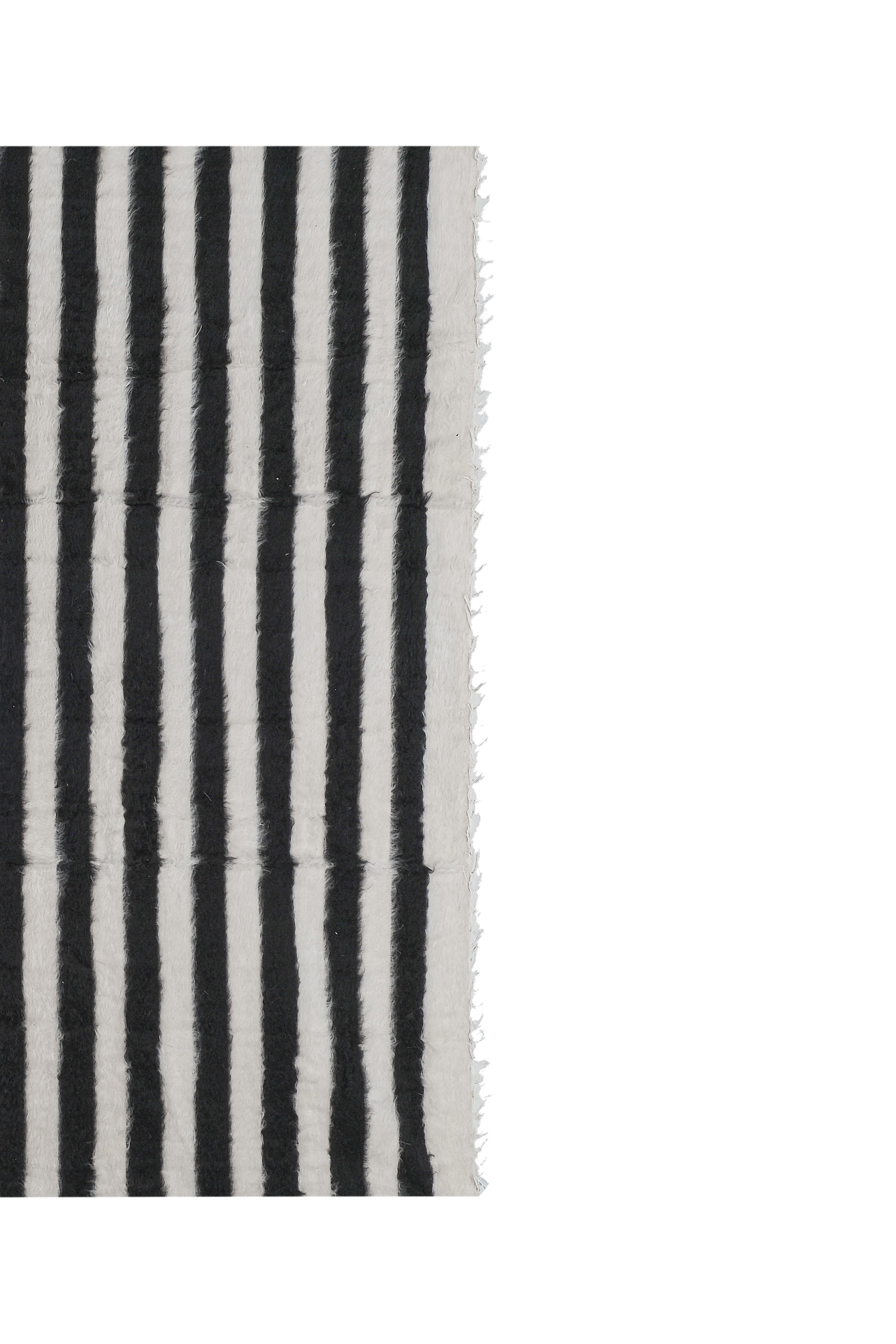 Vintage Turkish rug from Oushak, hand-woven 223x239 cm