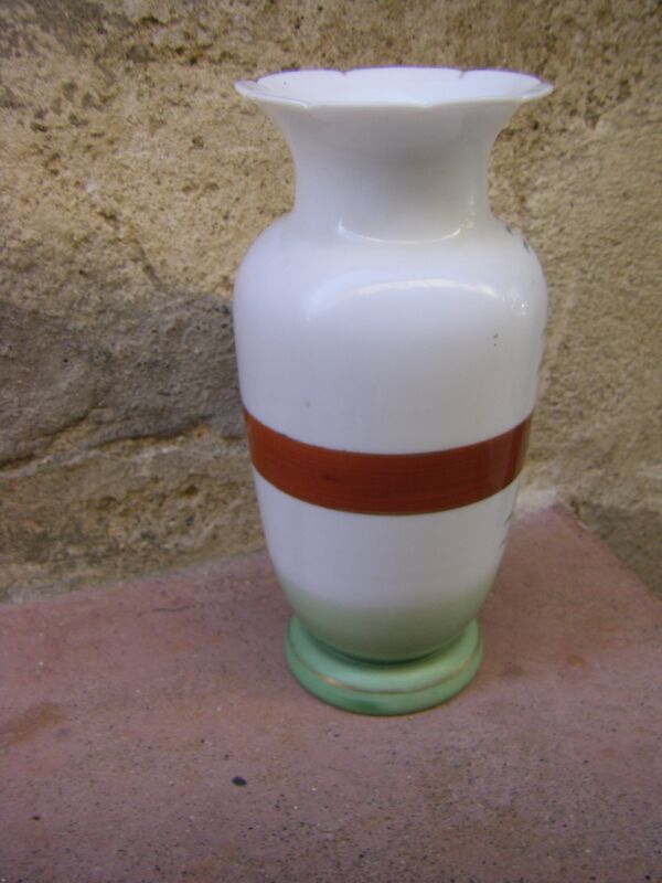 Vase en opaline ancien