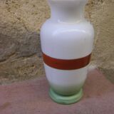 Vase en opaline ancien