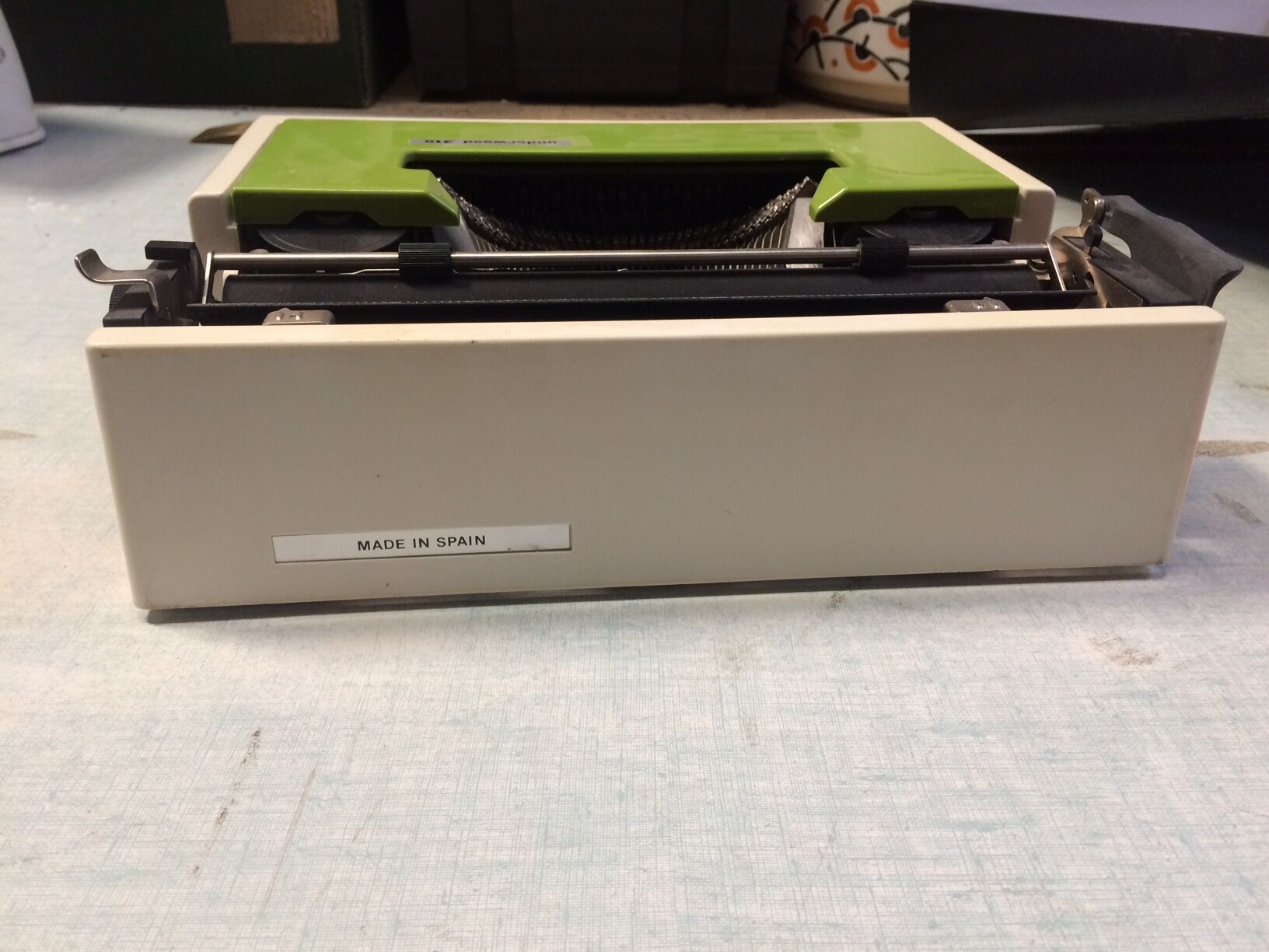 Underwood 315 olive green portable mechanical typewriter - 70s