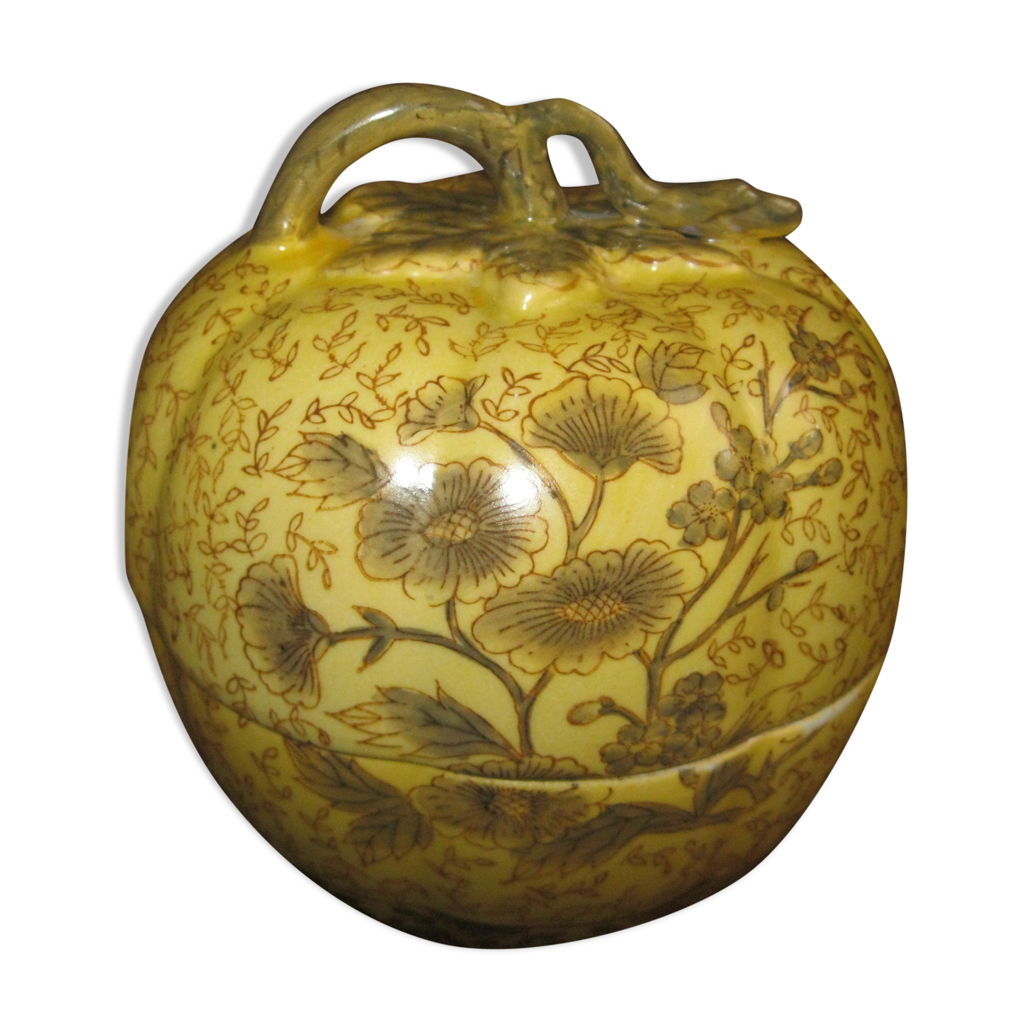 Pot covered Chinese ceramic