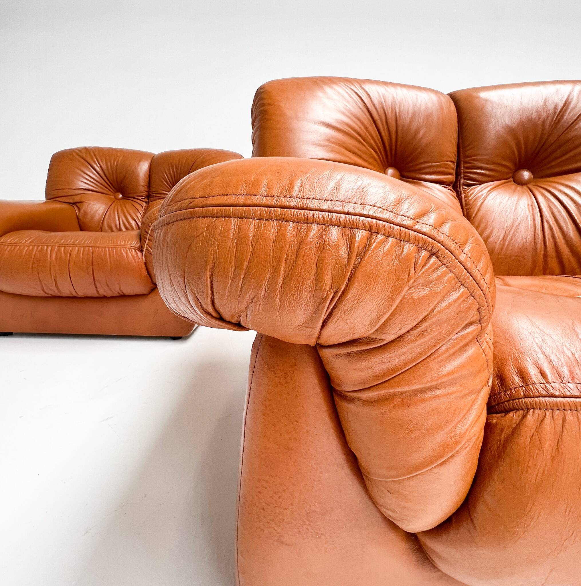 Cognac colored leather Pellerossi lounge chair, 1960s