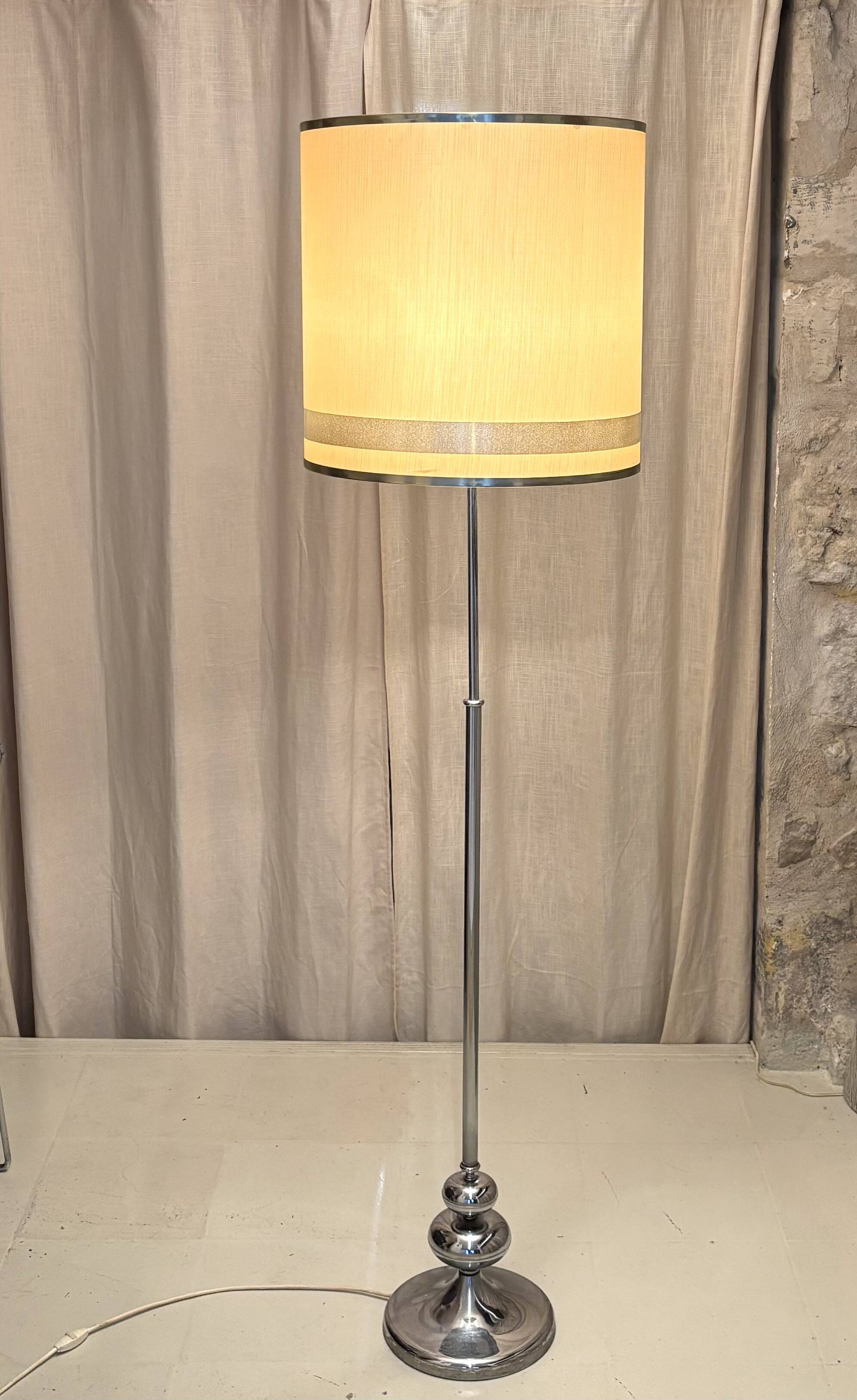 Lampadaire en métal chromé, années 70