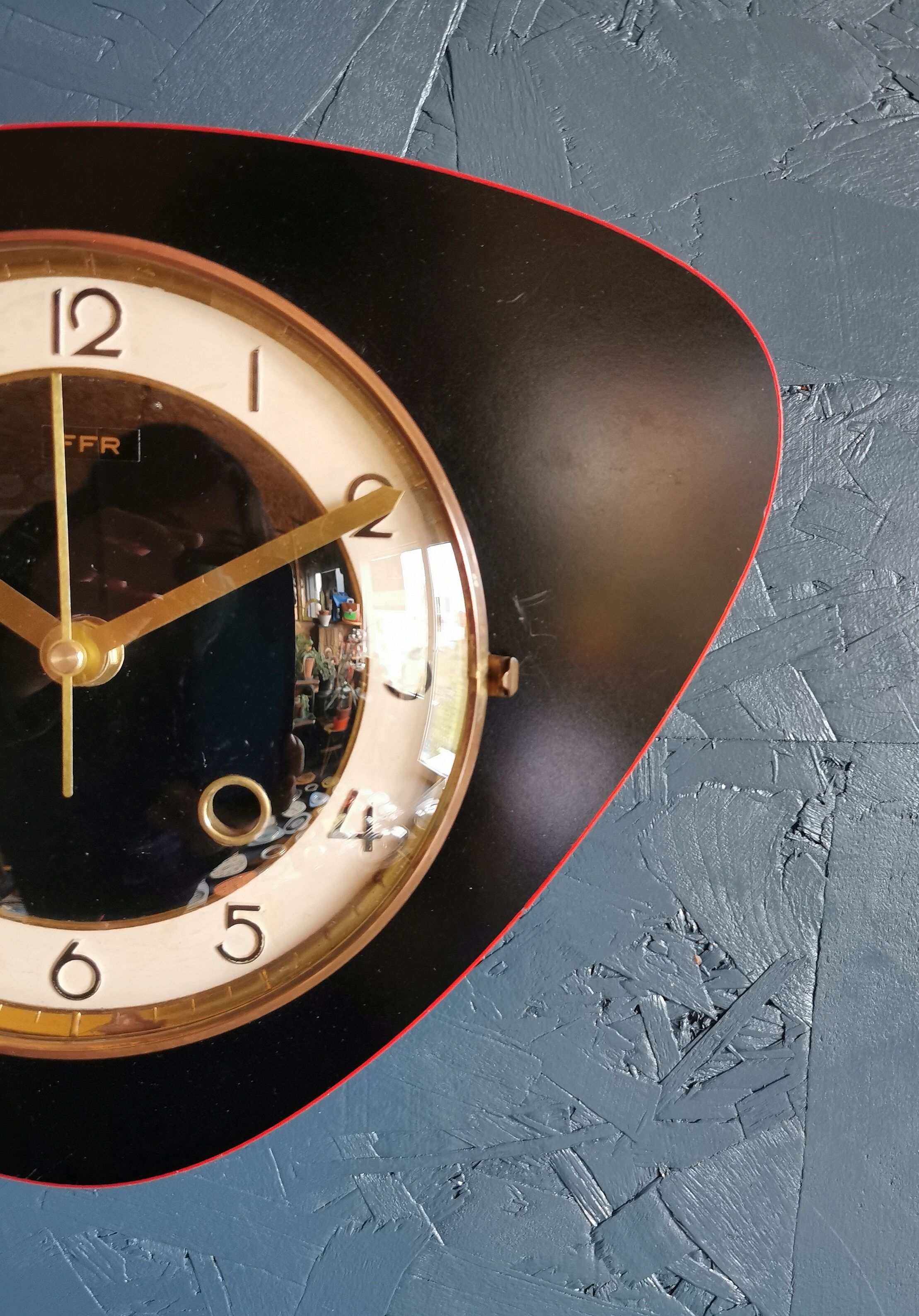 Vintage formica clock silent wall clock asymmetrical "FFR black red"