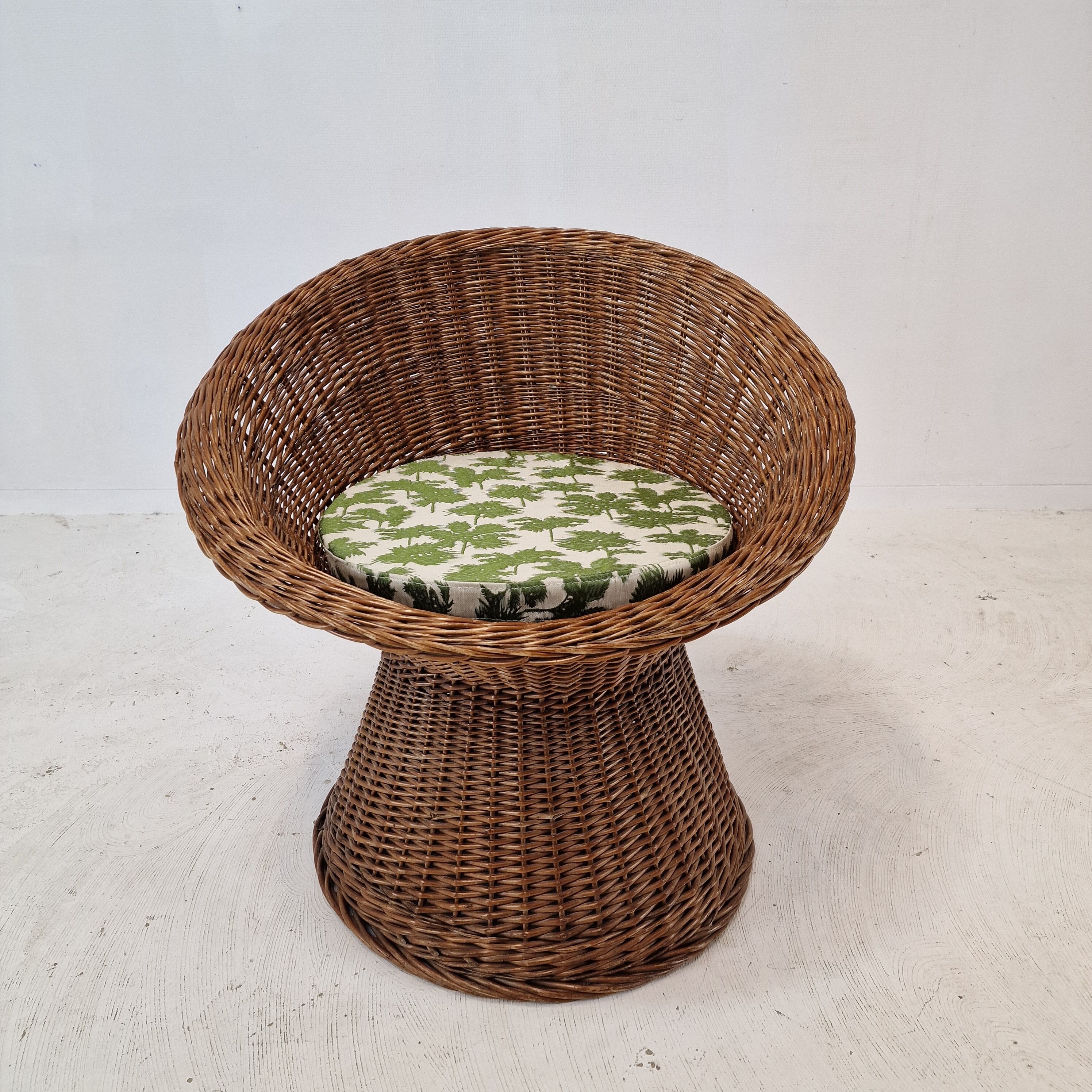 Pair of italian wicker lounge chairs, 1960's