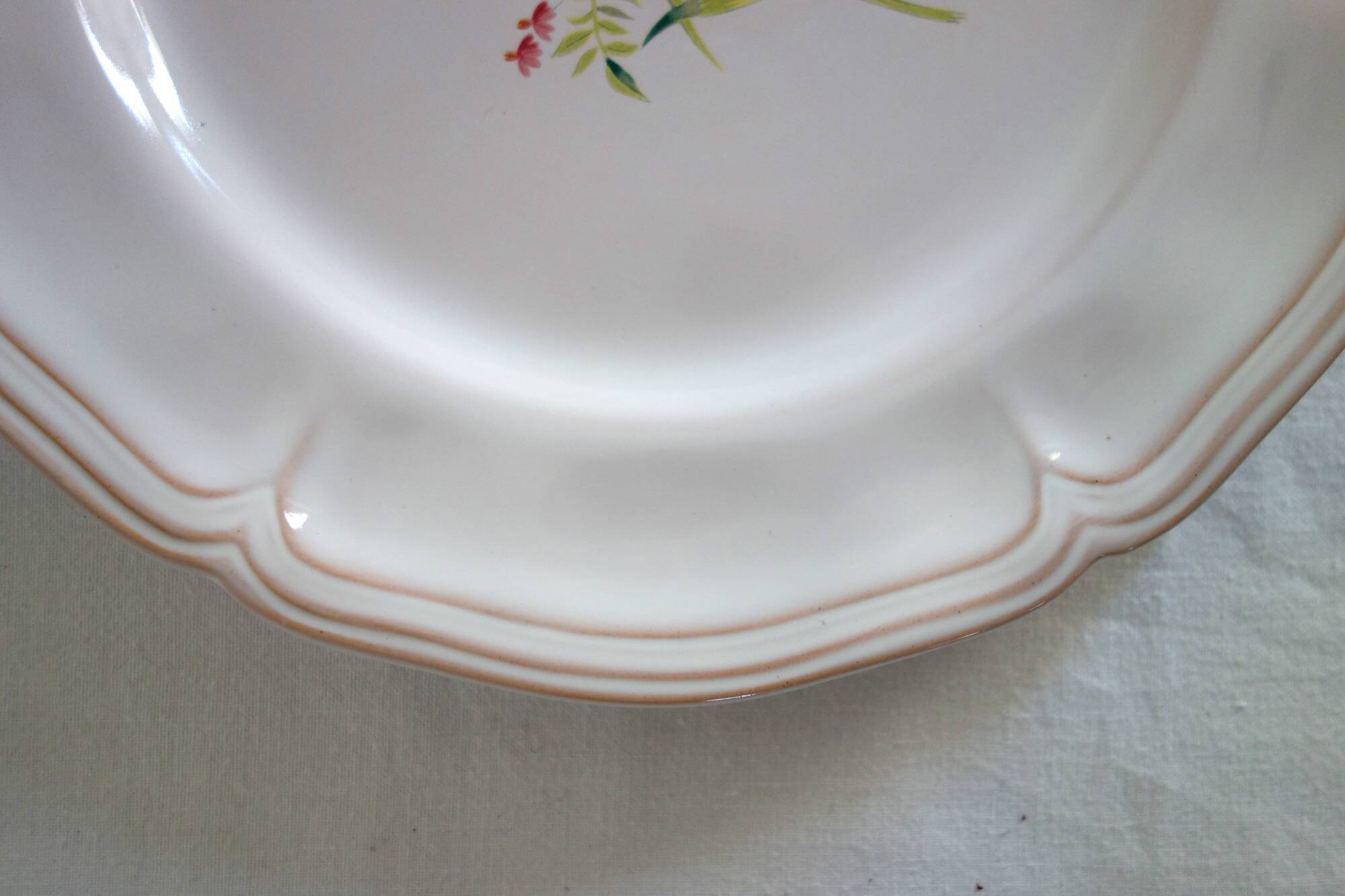 8 large flat plates Pierre Motton for Gien circa 1930