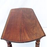Round flap table