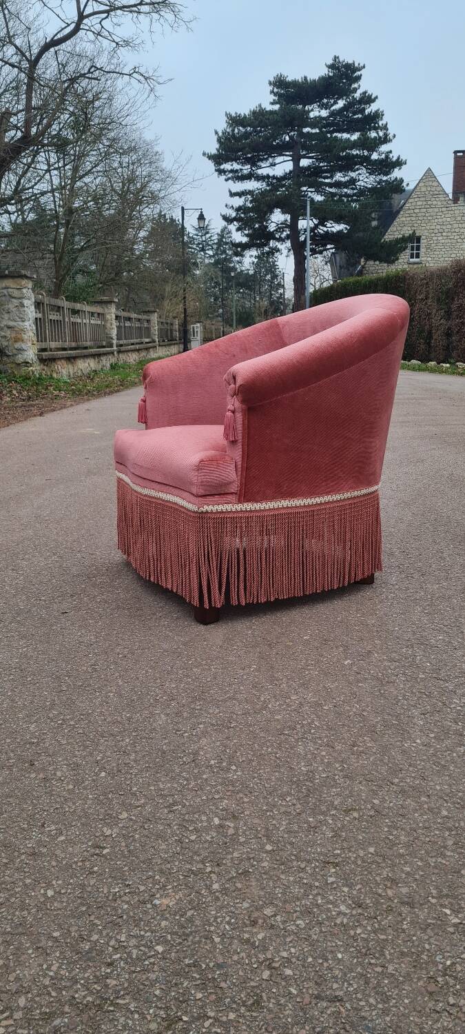 Toad armchair