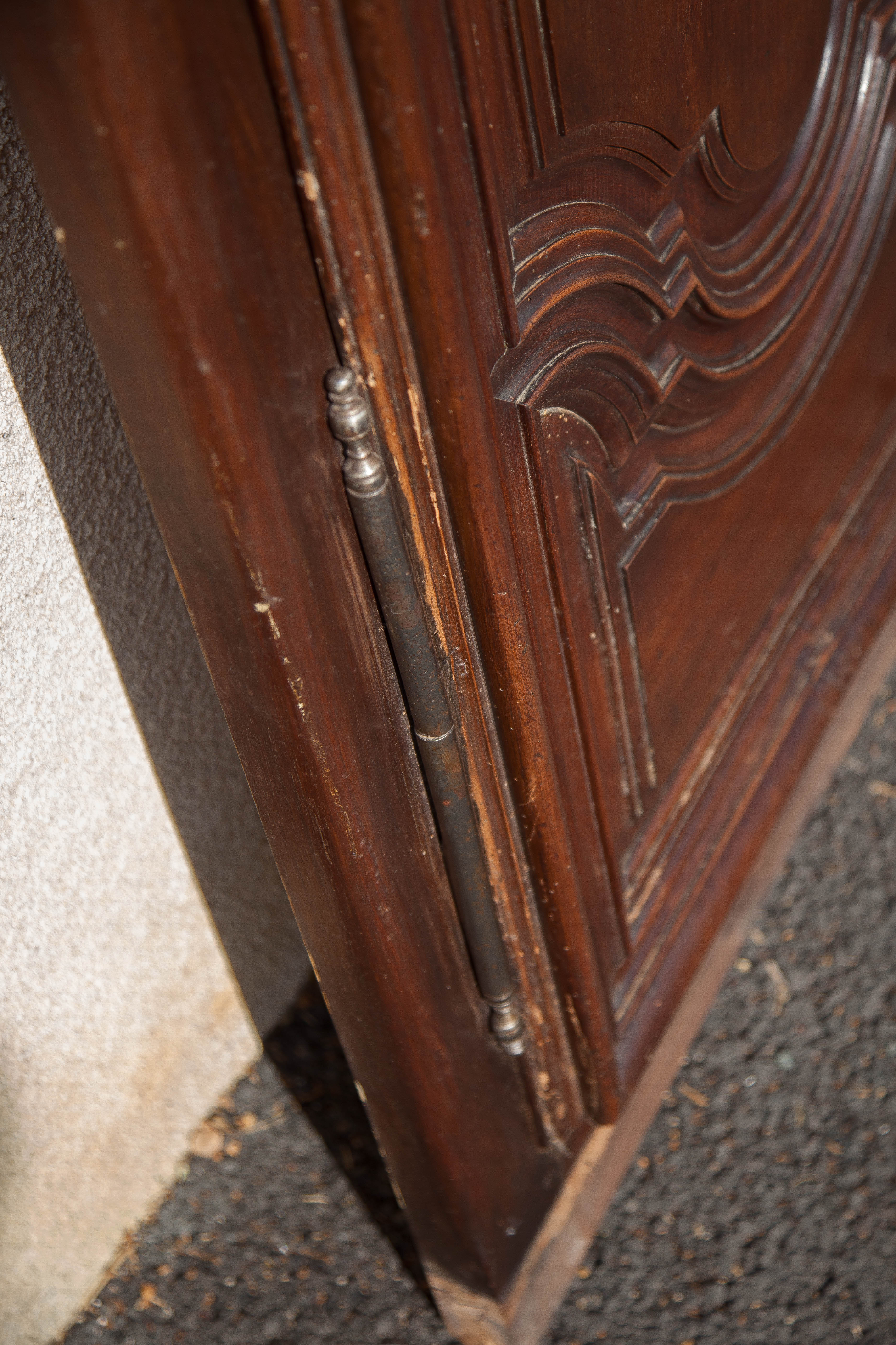 Grand vestiaire porte-manteau en bois 2 portes ancien