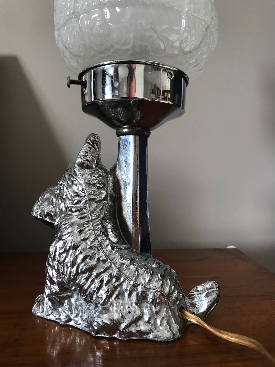 Very pretty art deco Scottish terrier lamp