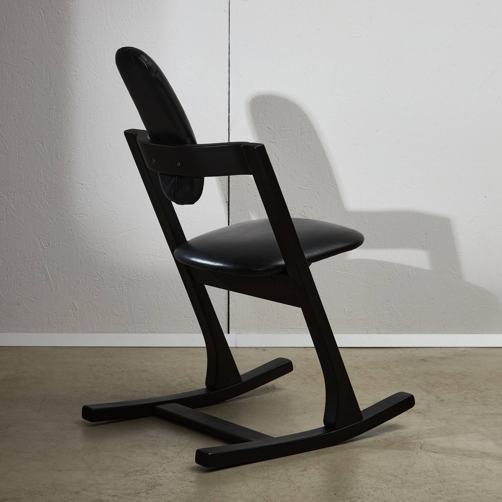 Chaise Ergonomique Pendule en Cuir Noir par Peter Opsvik pour Stokke, 1983