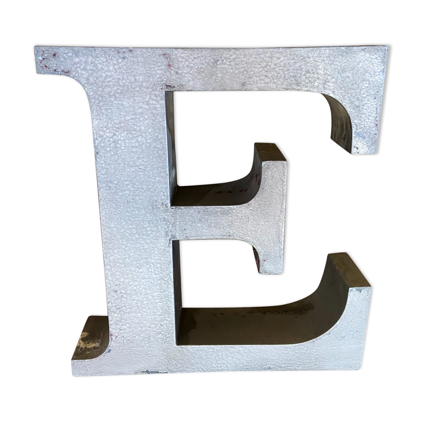 Letter metal - e