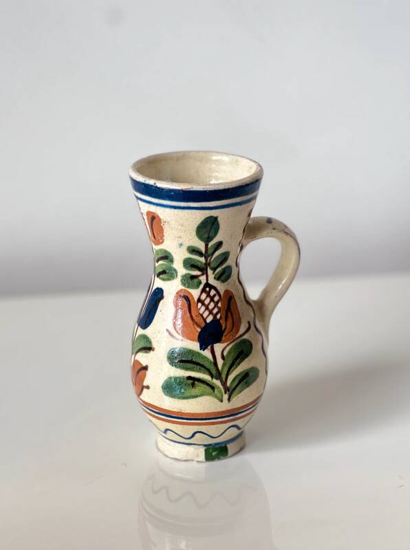 Korond single-flower vase, Hungarian ceramic, hand-painted - floral decoration