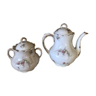 Lot teapot and sugar decorating pink flowers