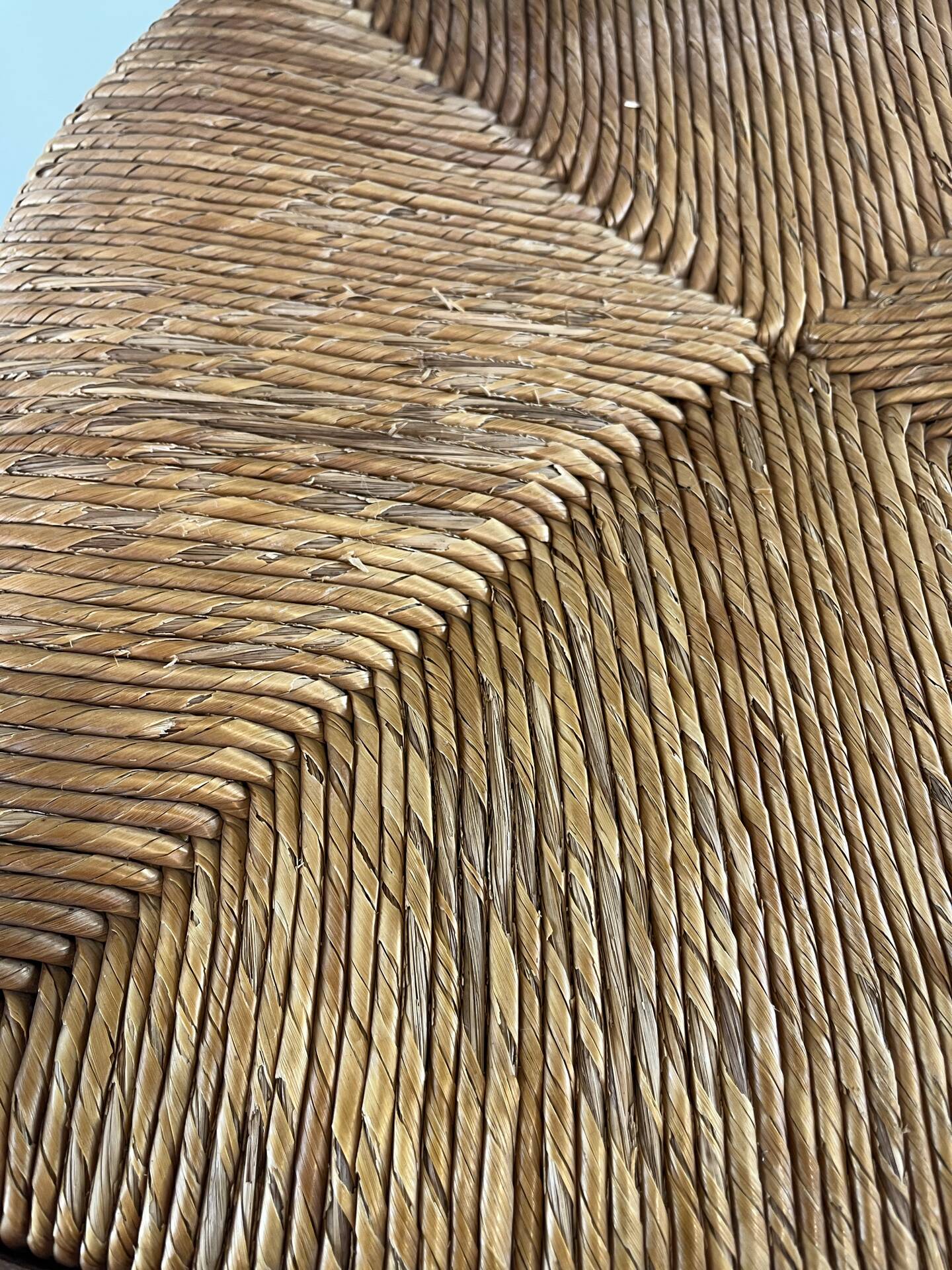 Chaise en bois et paille 