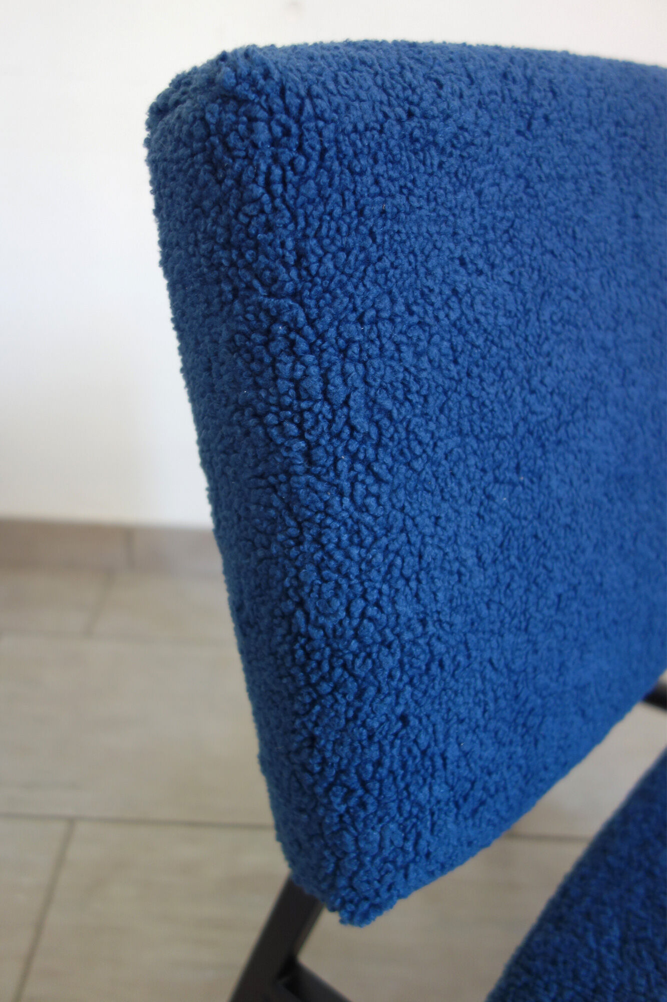 Pair of minimalist reupholstered seats from the 60s/70s