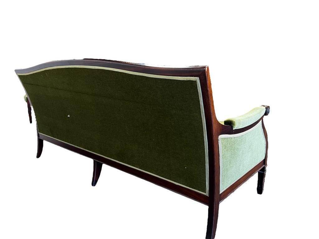 Canapé vintage vert mousse / chesterfield / canapé