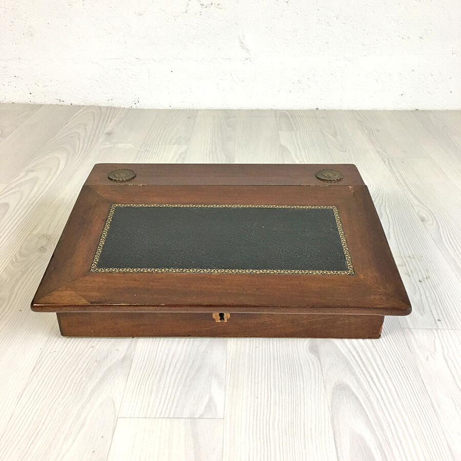 Writing desk XIX with mahogany veneer