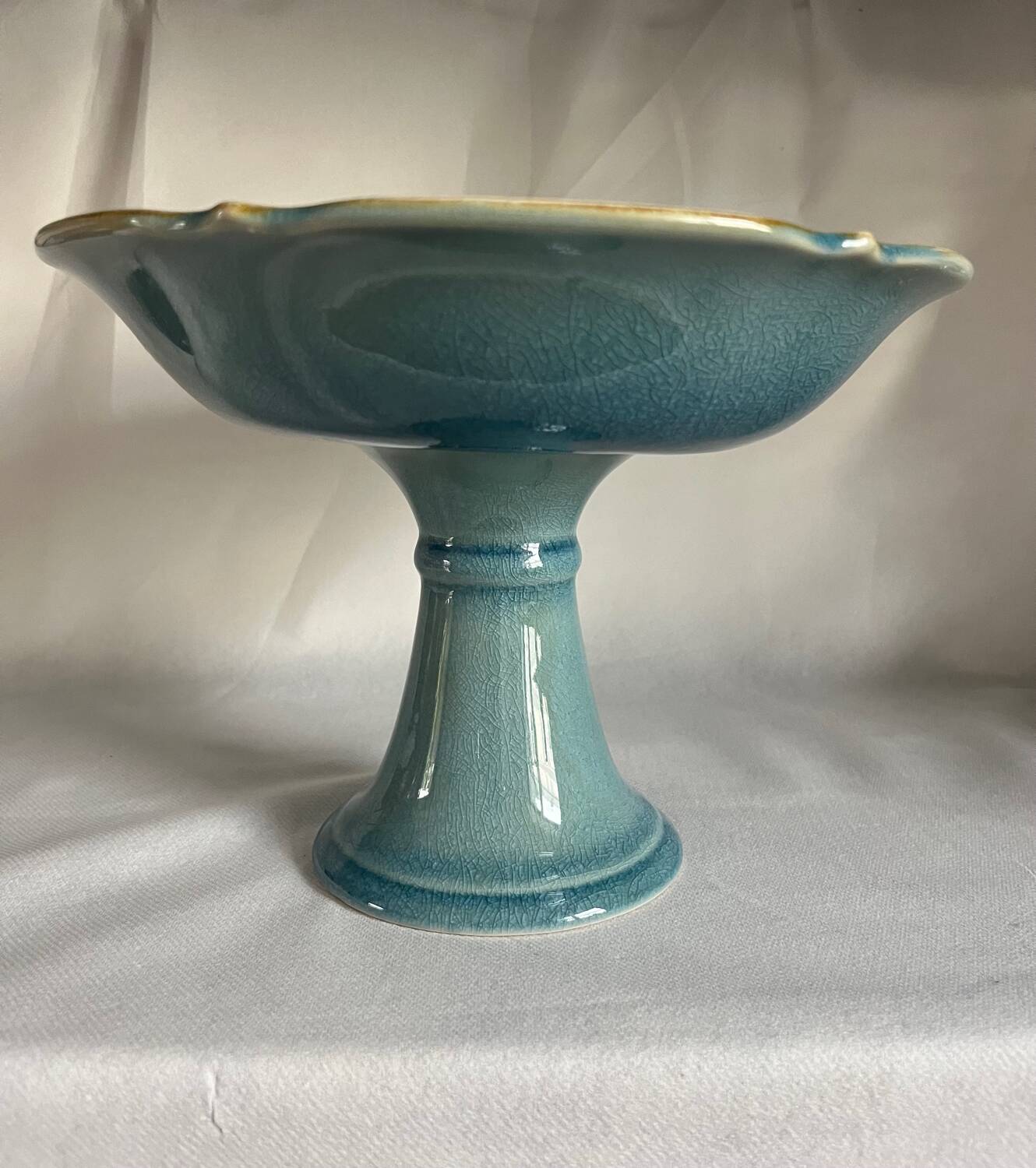 Blue earthenware footed bowl