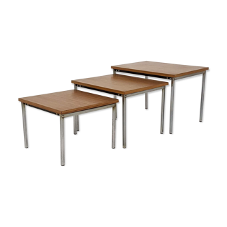 Tables gigognes Pierre Guariche pour Meurop mimiset Belgique 1960