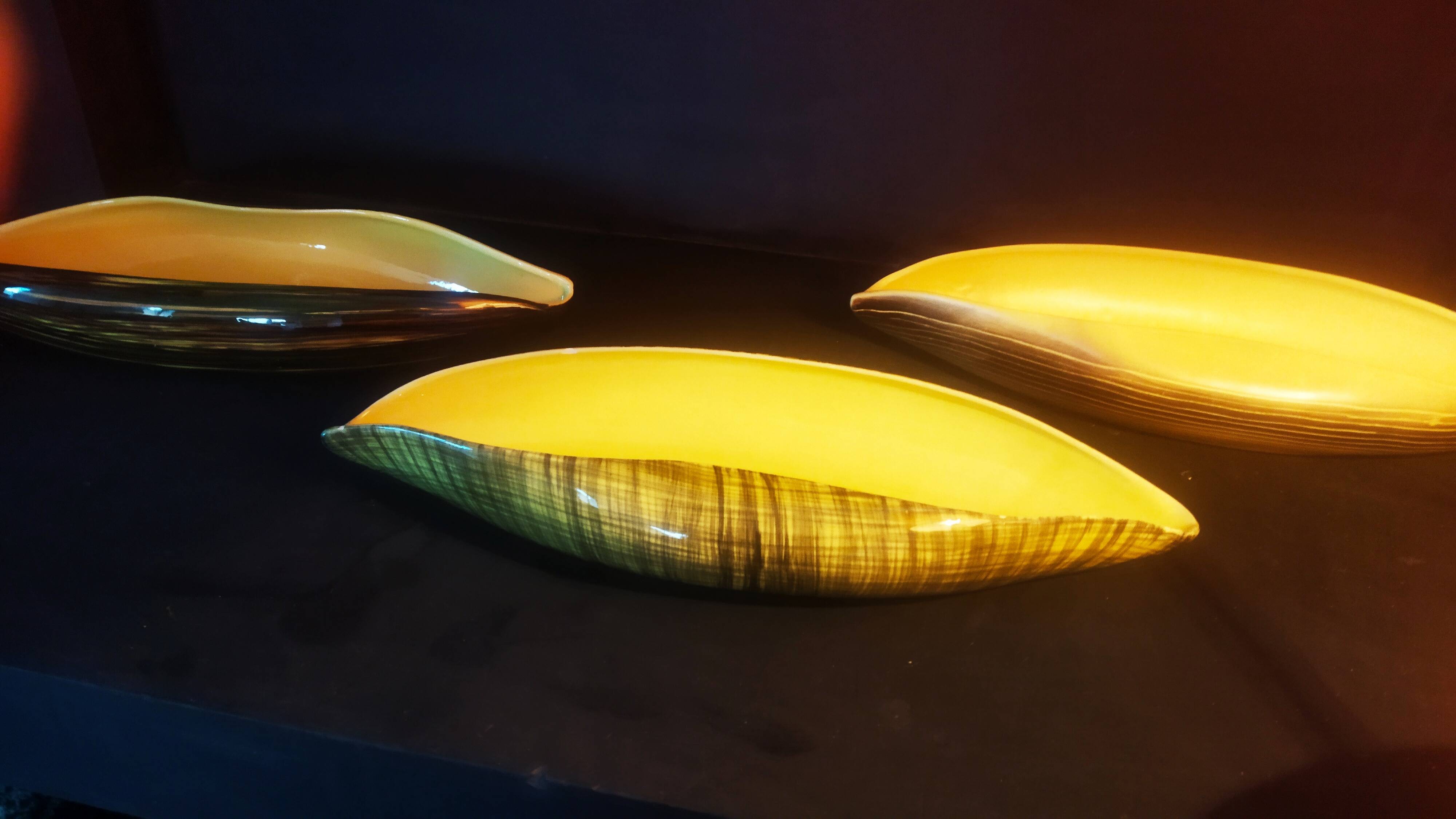 Set of three 1950s paddle cups