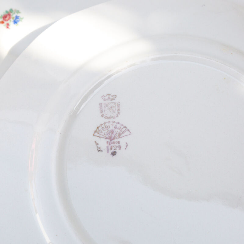 6 flat plates pattern small flowers signed Sarreguemines