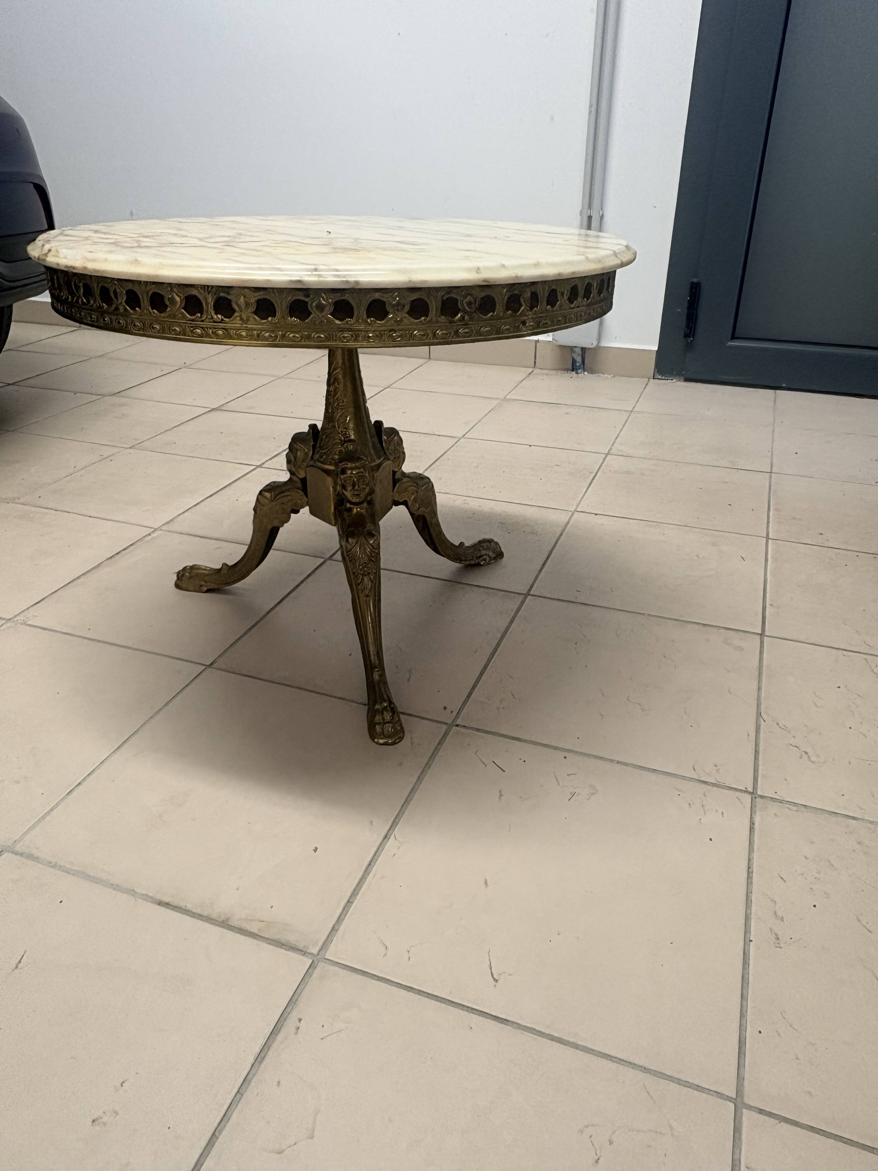 Antique guéridon in the Napoléon III style.