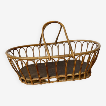 Rattan bassinet