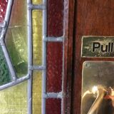 Beating doors of english pub Dungeons & Dragons