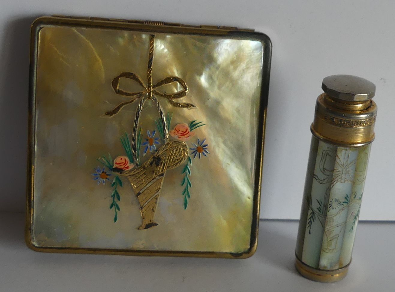Duo powder & spray in painted mother-of-pearl