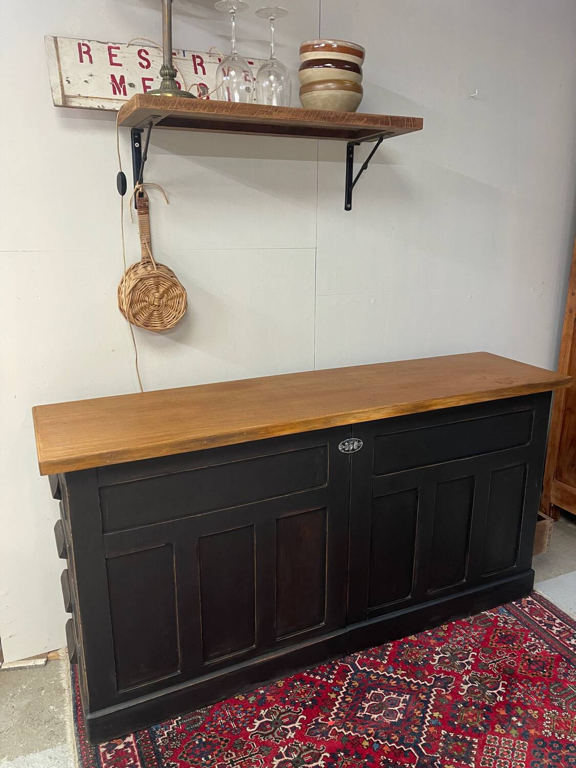 Ancien meuble de métier enfilade