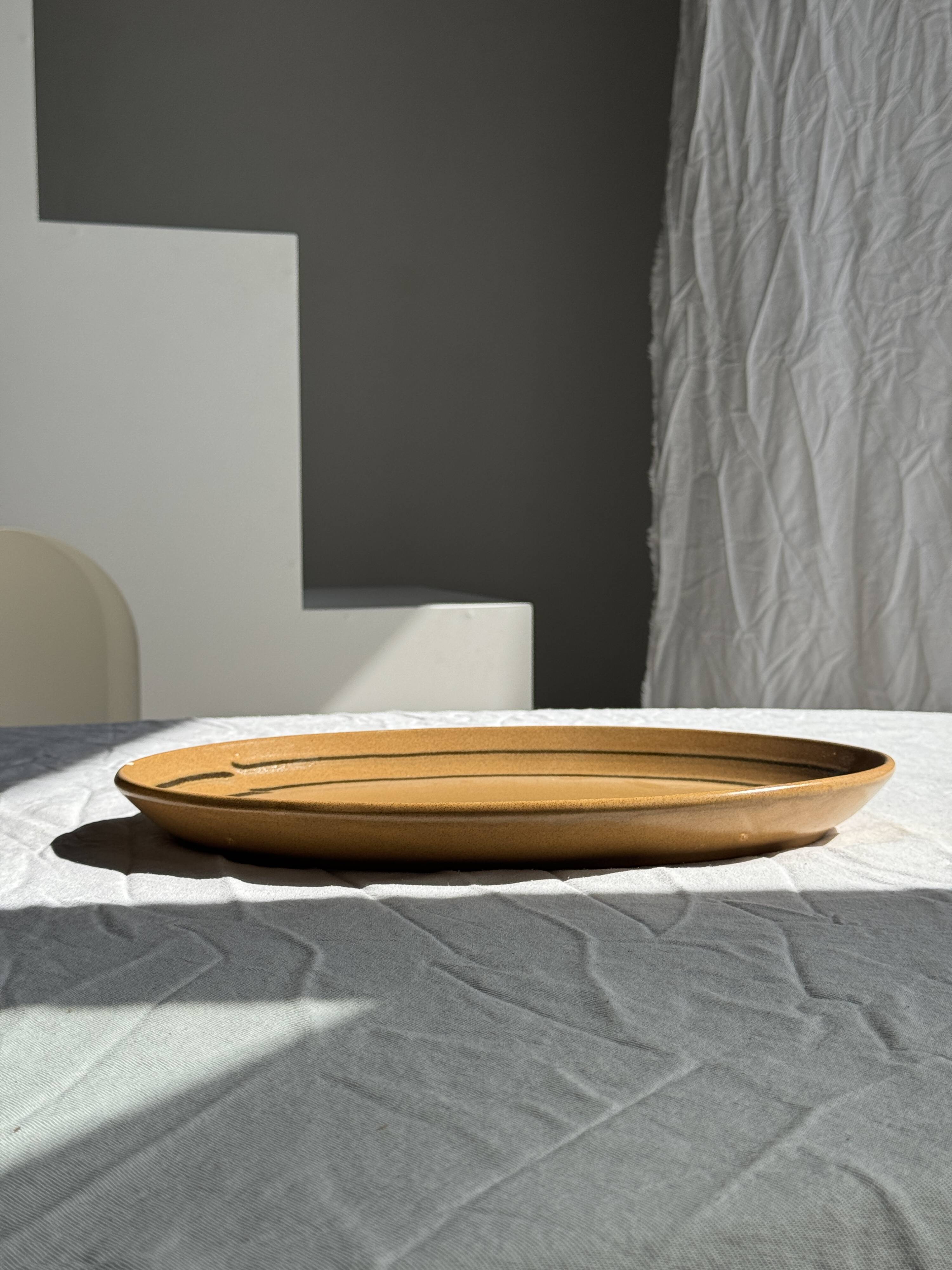 Large oval Sarreguemines stoneware dish with brown border 27x37