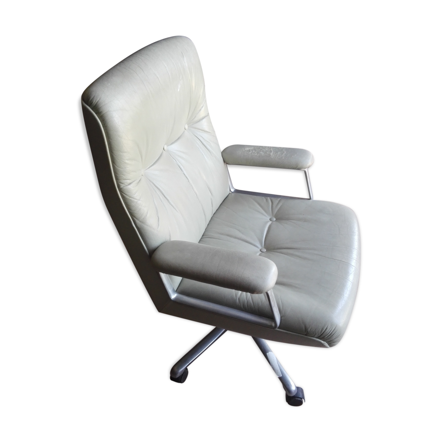 Borsani Osvaldo leather armchair, 1911/1985 Italy